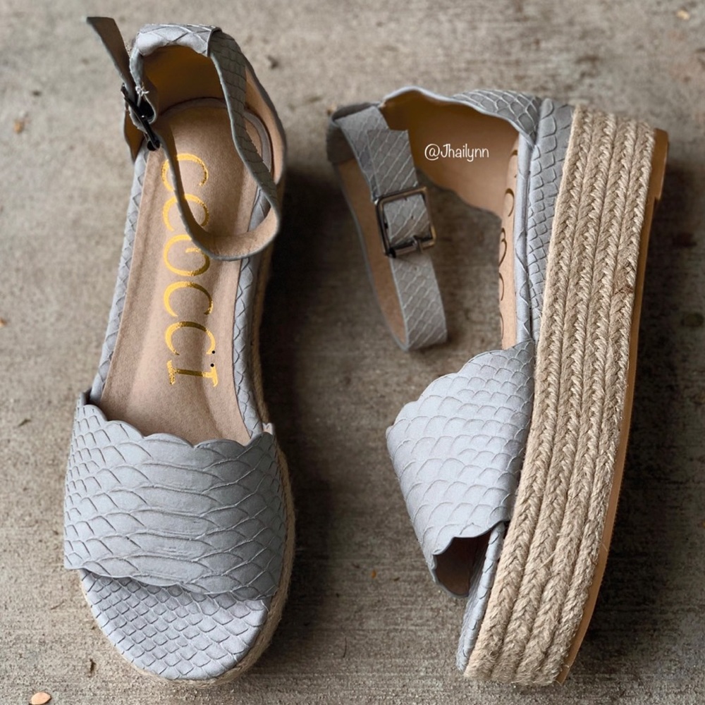 Snake skin texture scalloped Espadrille sandal - Picture 2 of 6